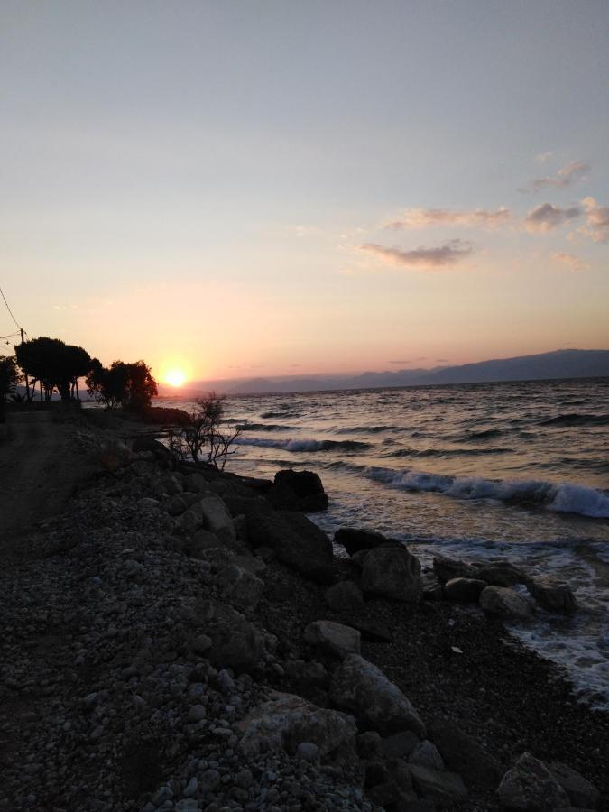 Villa Σπίτι Με Σοφίτα Μπροστά Στη Θάλασσα à Trápeza Extérieur photo