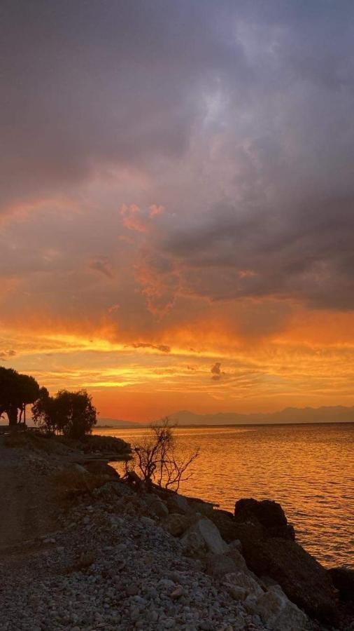 Villa Σπίτι Με Σοφίτα Μπροστά Στη Θάλασσα à Trápeza Extérieur photo
